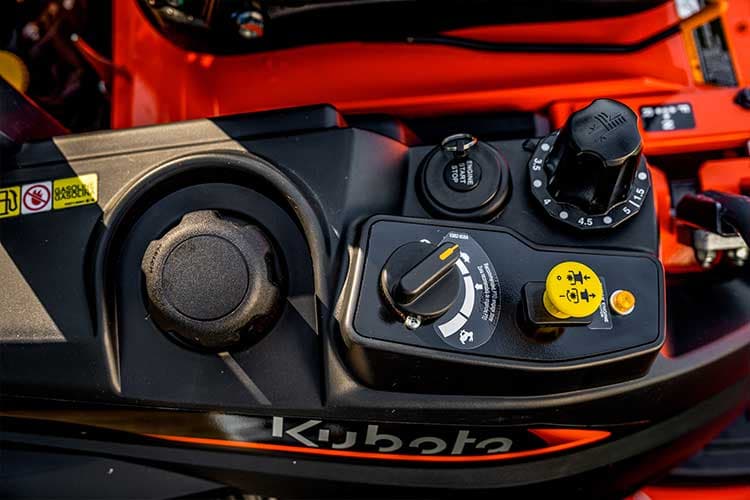 Easy to Reach Operator Controls Easy to Reach Operator Controls